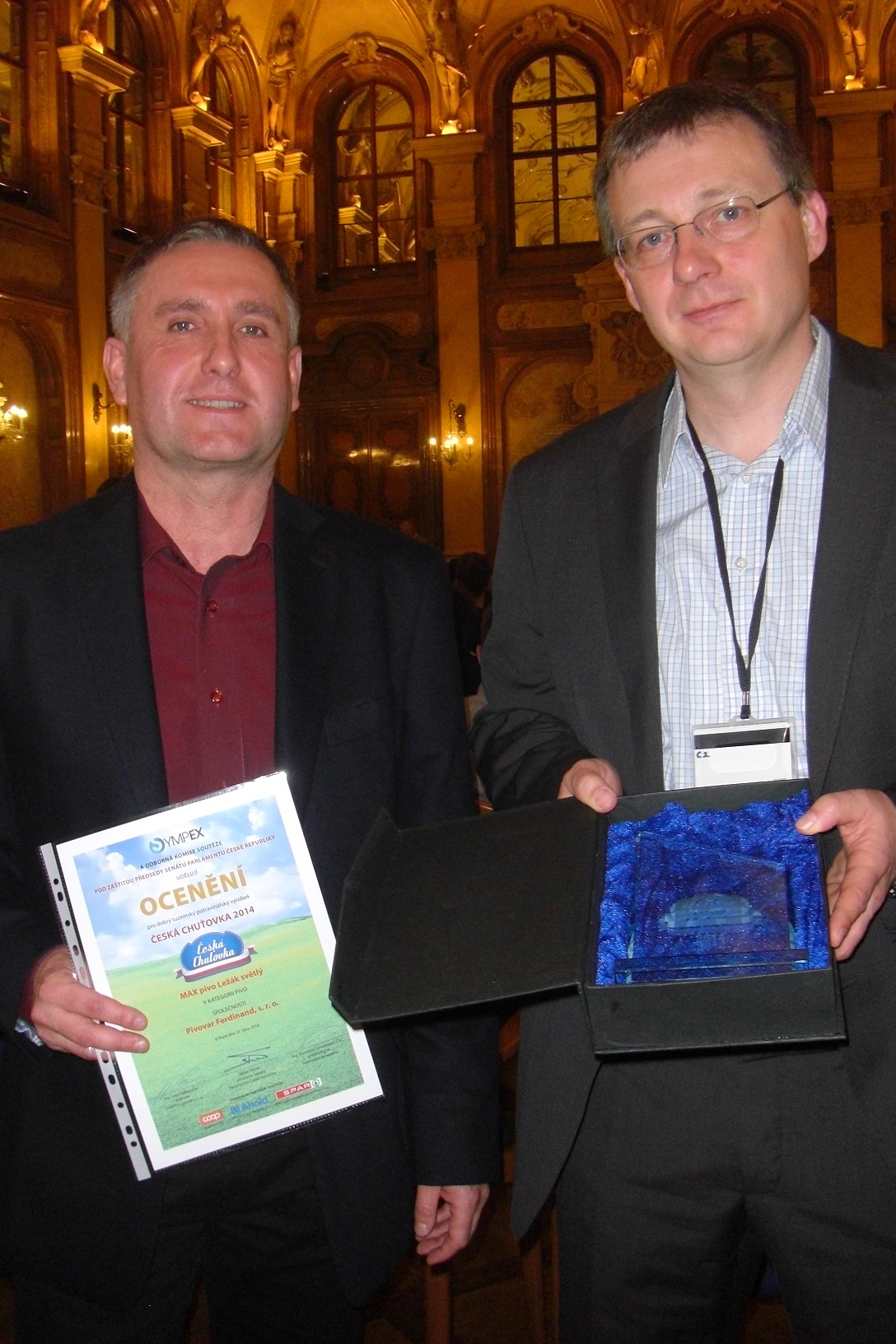 Sládek pivovaru Ferdinand Jaroslav Lebeda převzal společně s majitelem pivovaru Ing. Petrem Dařílkem ocenění Česká Chuťovka 2014.